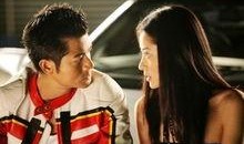 明星恋情的最新爆料,当红明星甜蜜牵手，恋情细节引热议